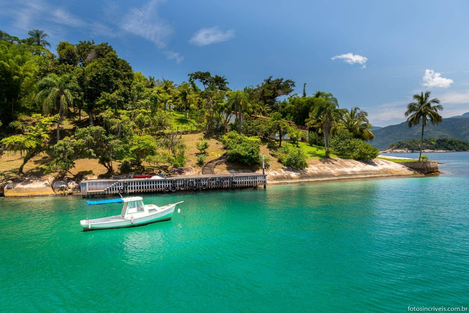 Ilha na baía de Paraty